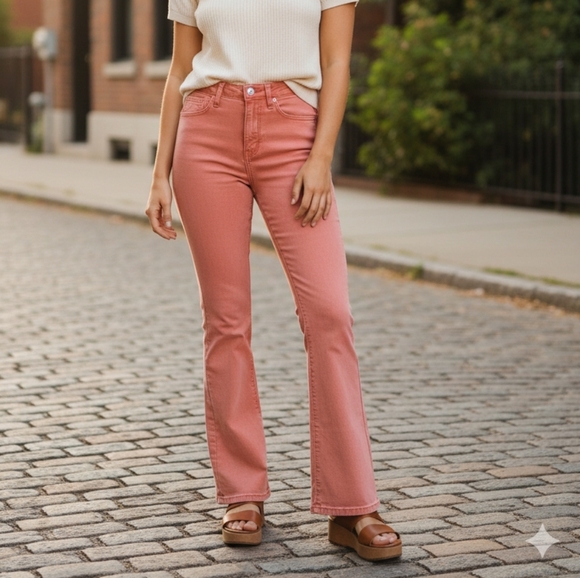 🖤 Coral Flare Jeans - Picture 1 of 7